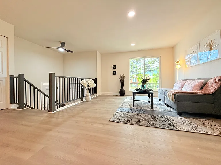 4770 Newton Dr — Photo 15
