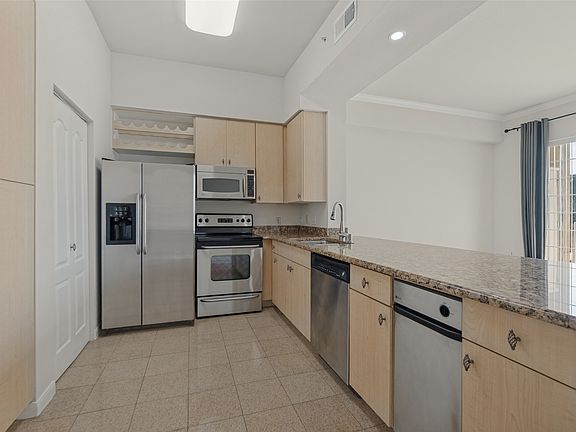 3rd image of 3225 Turtle Creek Blvd APT 1012