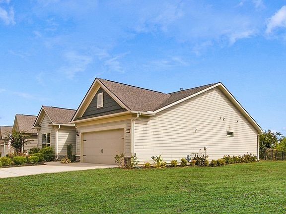 4th image of 1335 Madison Ln
