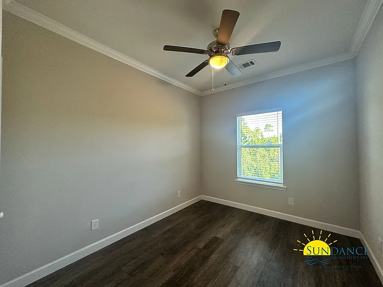 1811 Stable Ln — Photo 15