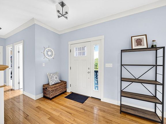 4th image of 15 James Birch Ln
