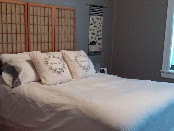 5th image of 407 Woodstock Ave #2E