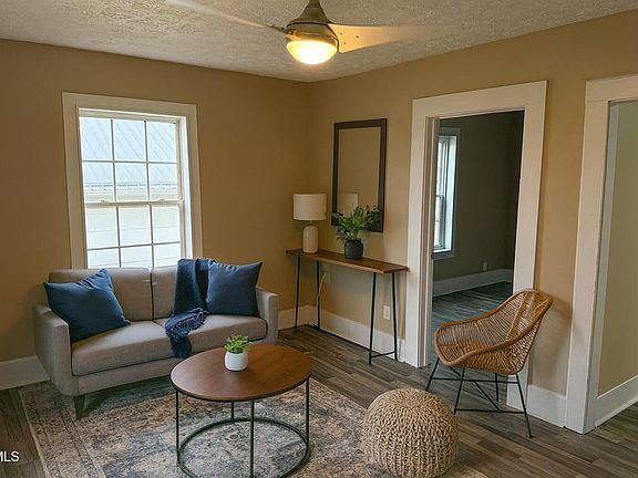 5th image of 634 Riverside Ave