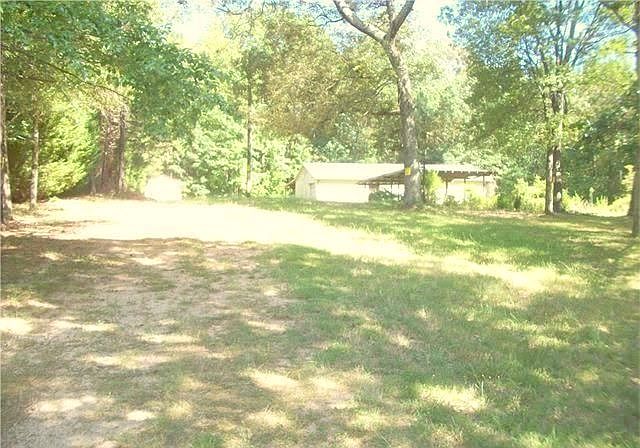 Gorgeous, private lot