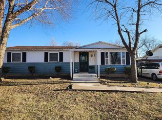 607 W 6th St, Beardstown, IL 62618