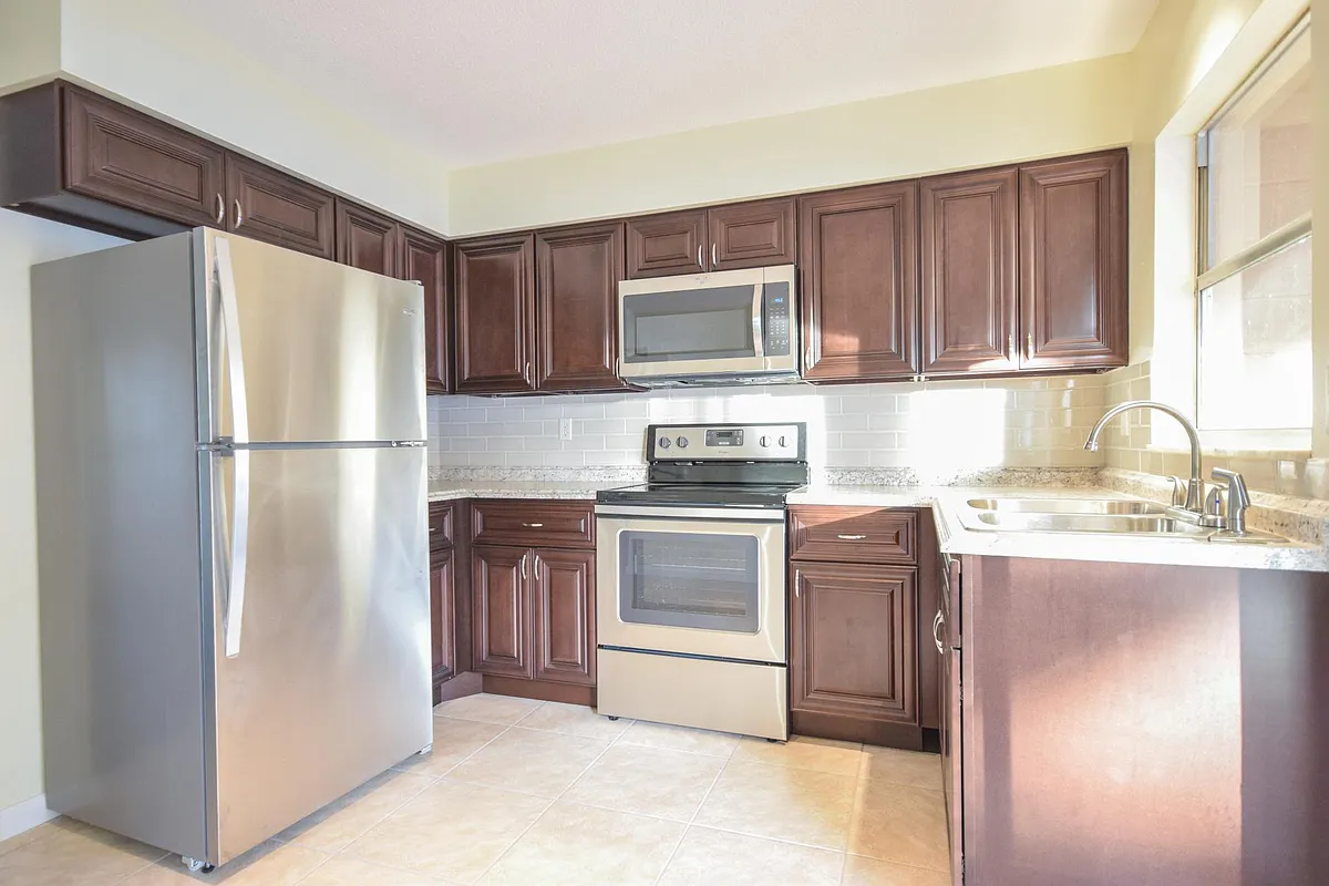 Building Photo - 3068 Jennings Dr