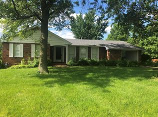 827 Glen Crossing Rd, Glen Carbon, IL 62034