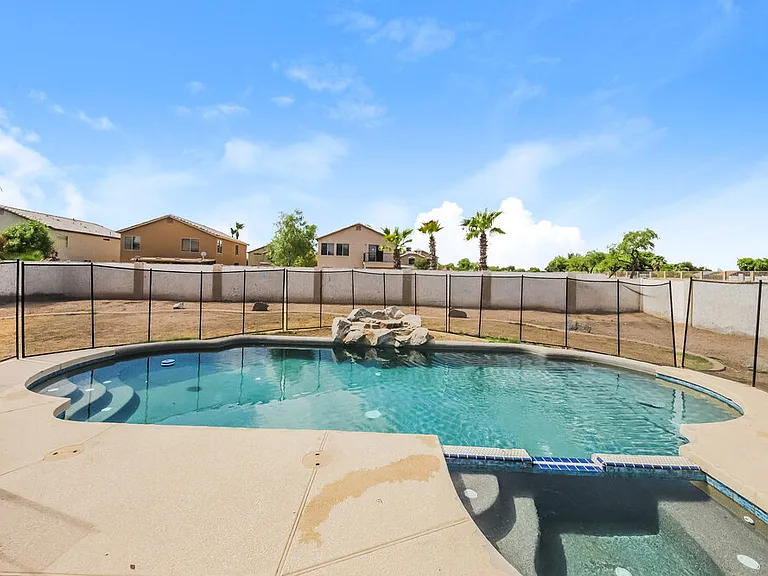 10457 W Oregon Ave — Photo 17