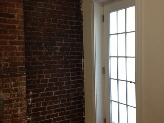 Exposed brick in BR