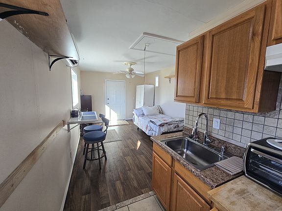 3rd image of 6716 San Luis Obispo Ave NE #C