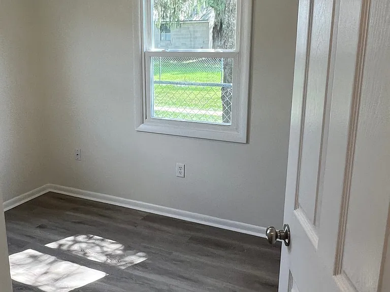 12 N Main St #3 — Photo 6