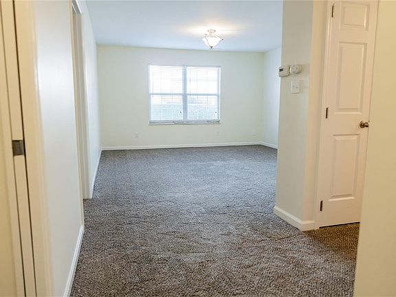5th image of 16551 Victoria Crossing Dr Unit D