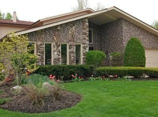 3923 Gloria Ct, Glenview, IL 60025