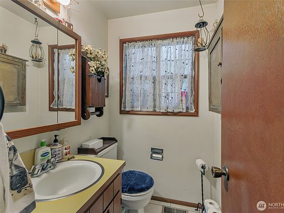 5th image of 7522 57th Ave Ct NW