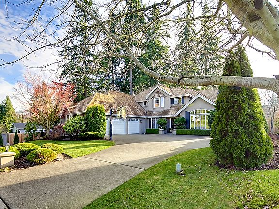 2nd image of 21437 SE 34th Pl