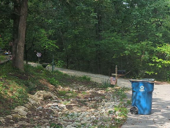 4th image of 4 Vicksburg Dr