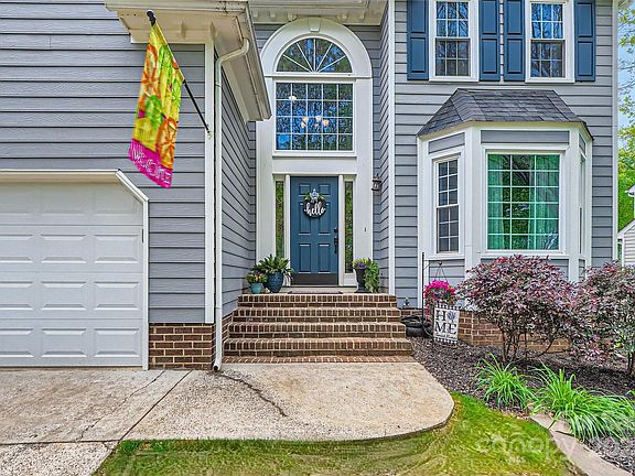 3rd image of 9517 Harris Glen Dr