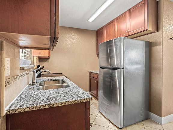 4th image of 236 E Dullnig Ct #3