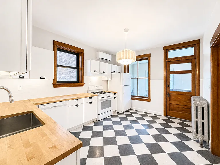 2036 N Sawyer Ave #1 — Photo 3