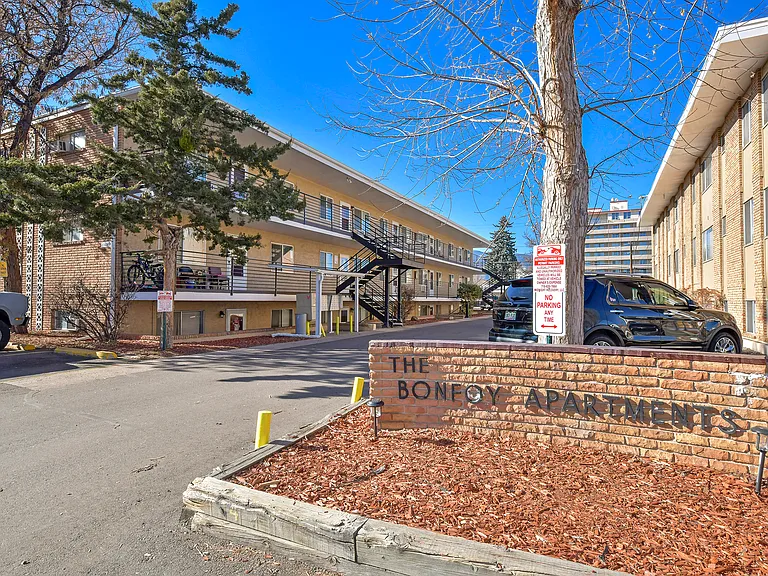 Bonfoy Apartments — Photo 1
