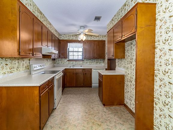 5th image of 4419 Branchwood Dr