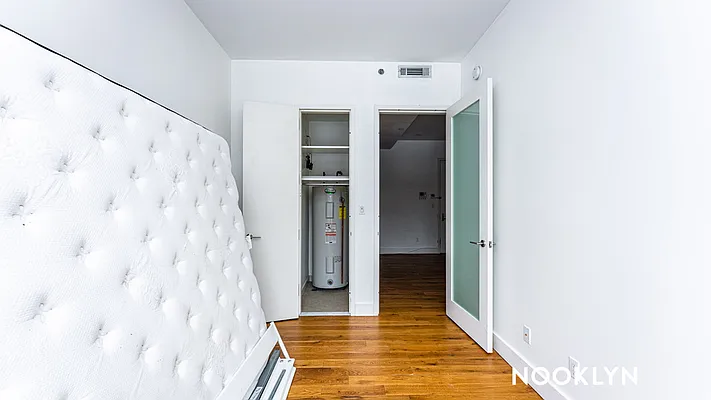 Rented by Nooklyn NYC LLC | media 19