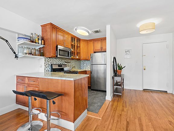 2nd image of 495 E 7th St APT 5K