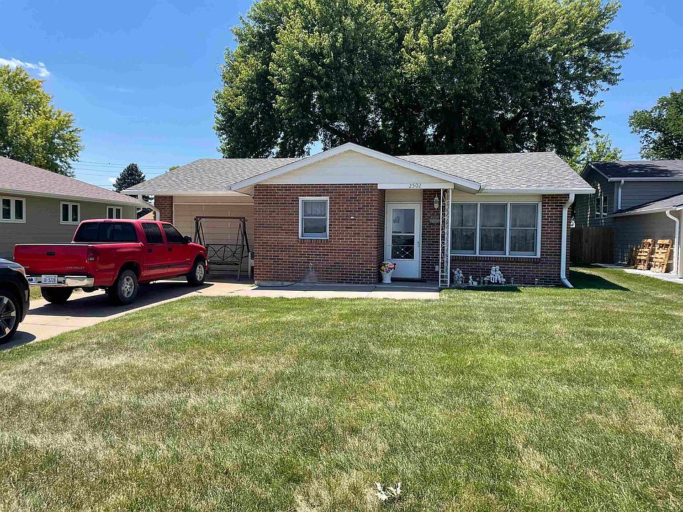 1st image of 2502 G Ave