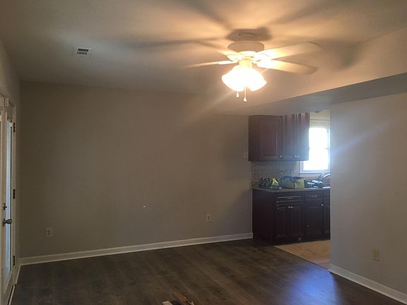 3rd image of 40 Mellon St