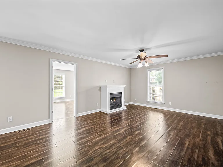 405 Tranquill Ln — Photo 7
