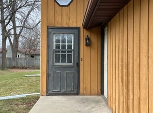 1921 N Whitney Dr, Appleton, WI 54914