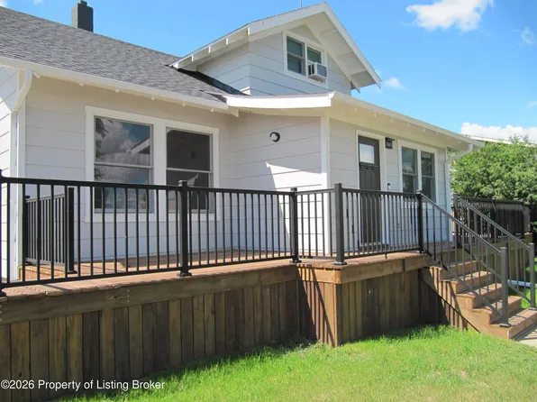 341 2nd St SE, Beach, ND 58621