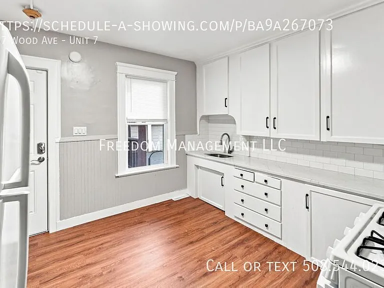 427 Wood Ave #7 — Photo 2