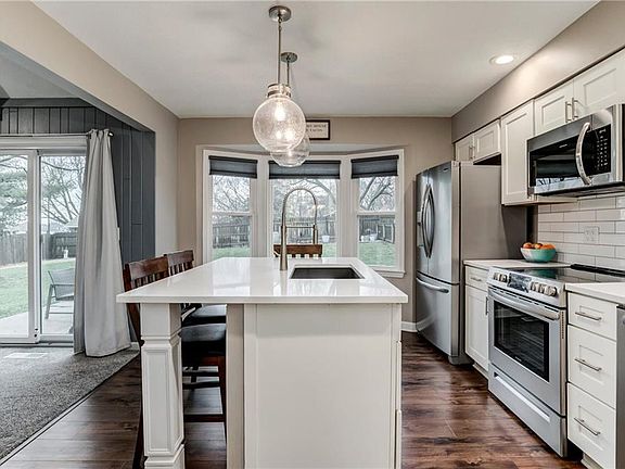 3rd image of 7024 Parkhill St