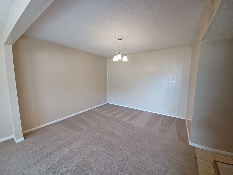 1293 Colonial Pkwy — Photo 4