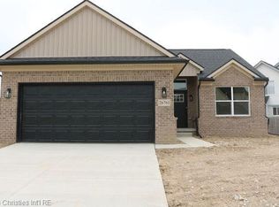 15090 Reeck Rd, Southgate, MI 48195