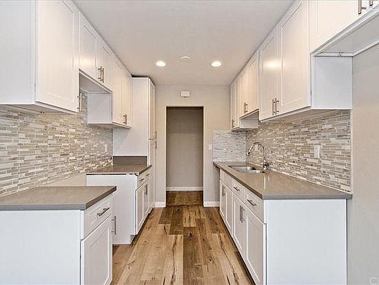 1st image of 3020 Vineland Ave
