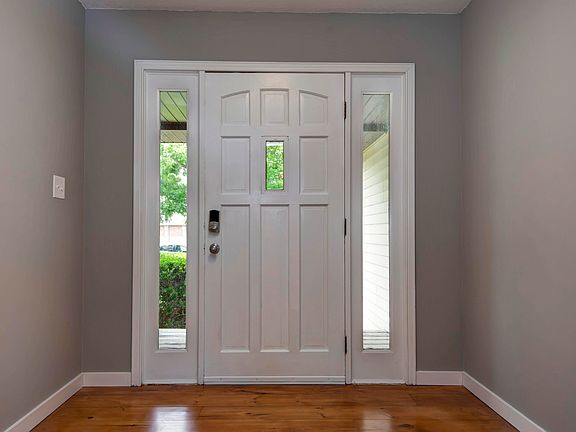 4th image of 714 N Fort Street