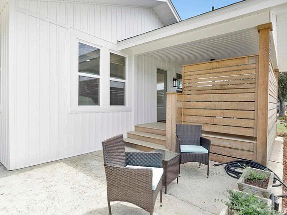 4th image of 6682 Ravine St