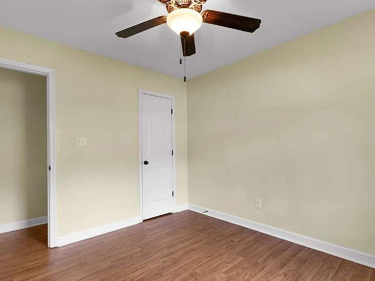 102 Bridgeport Dr — Photo 16