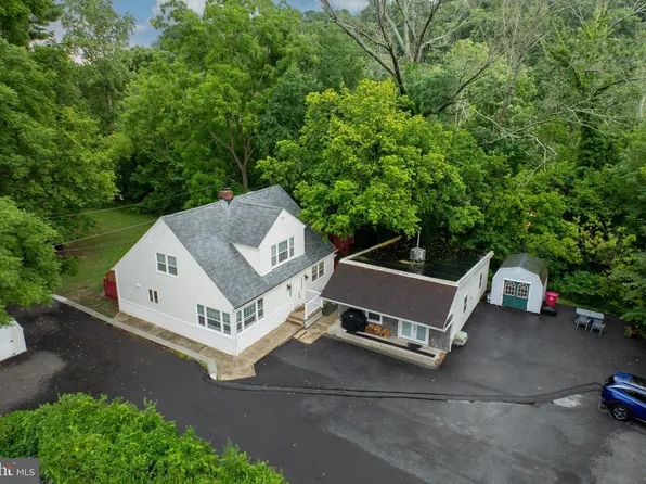 10 Indian Head Rd, Collegeville, PA 19426