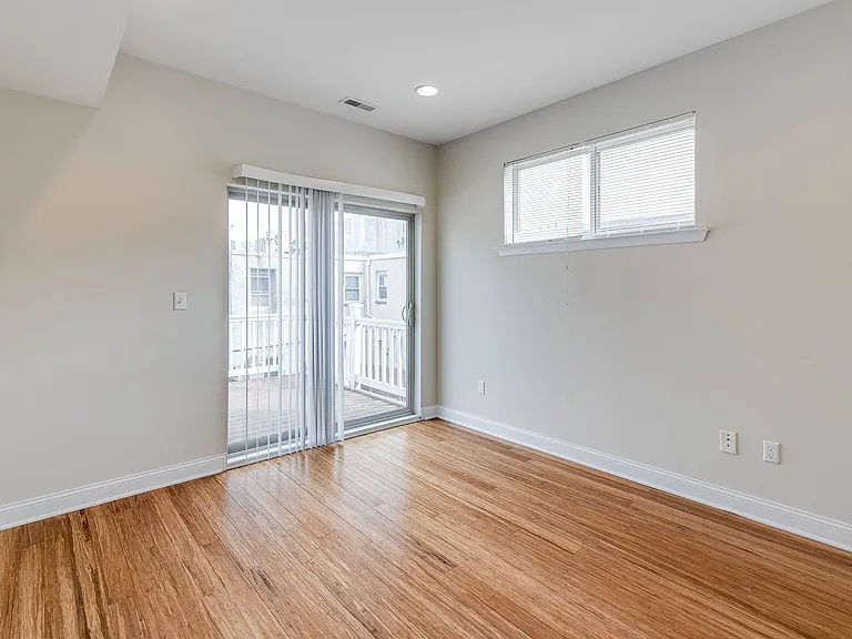 1633 Carpenter St #C — Photo 13