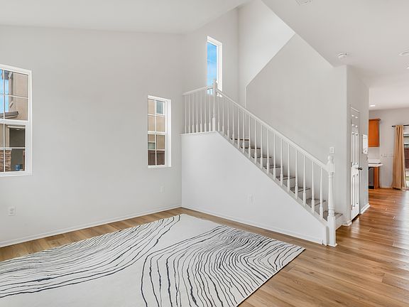 5th image of 643 Linda Vista St