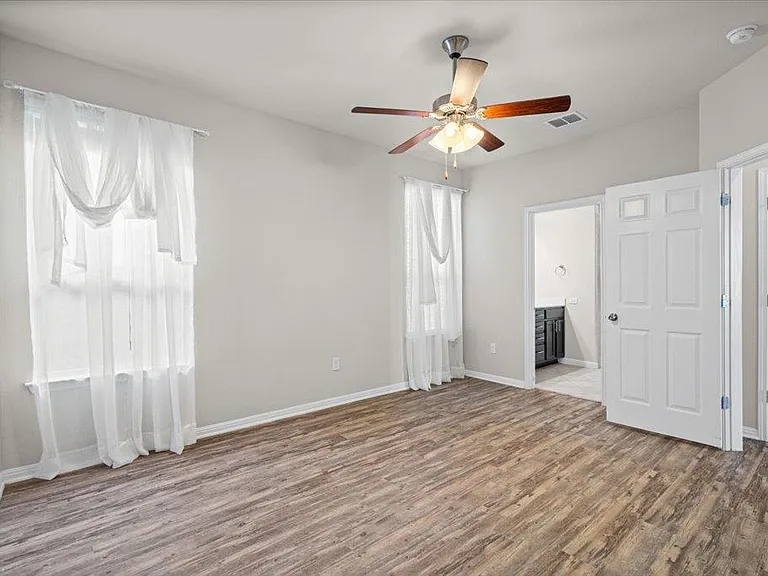 9703 Sunny Swan Ct — Photo 11