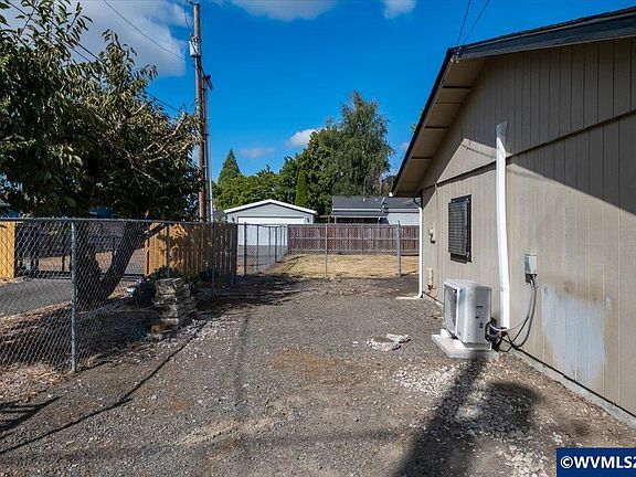 3rd image of 3755 48th Ave NE