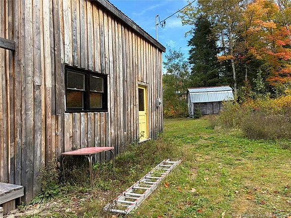 3rd image of 343 Hilltop Rd