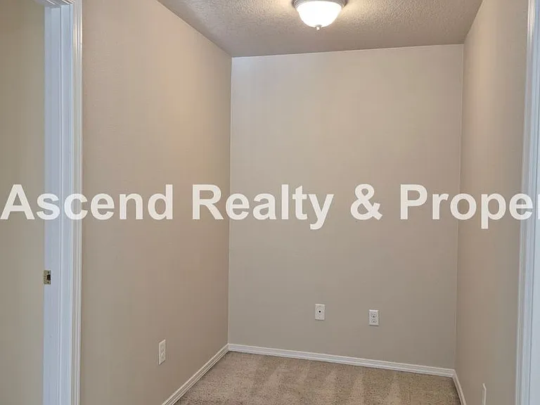 17634 SW September Ln — Photo 16