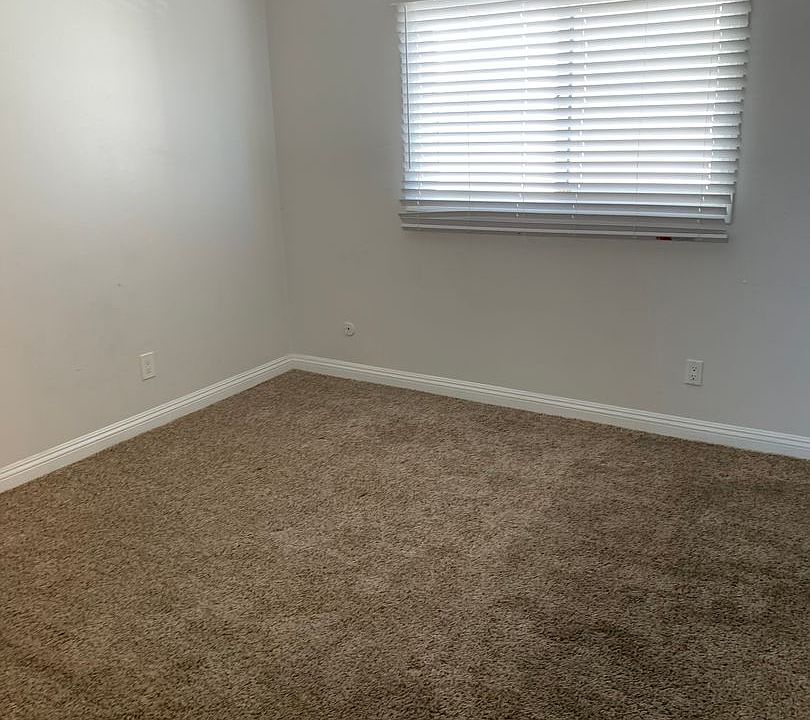2nd image of 4157 Menlo Ave Unit 7