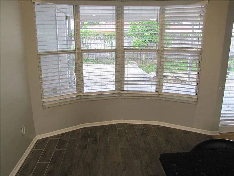 7807 N Matanzas Ave — Photo 5