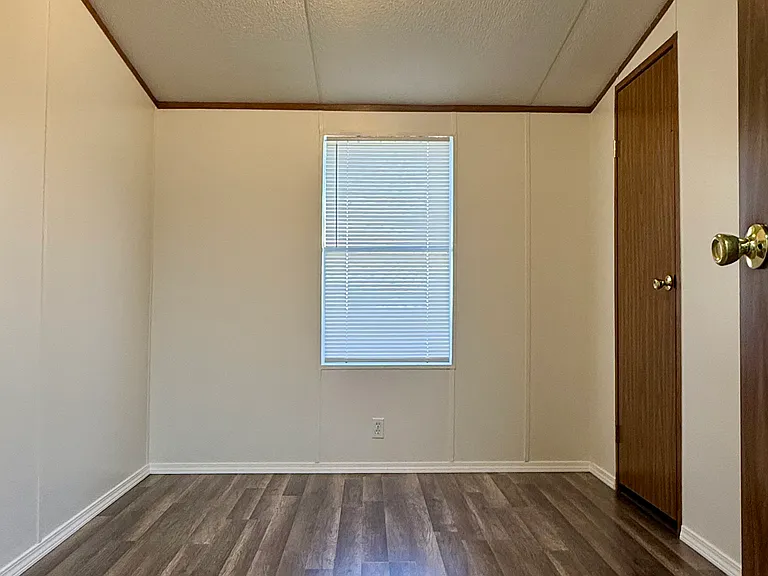 804 S Meredith Ave — Photo 13